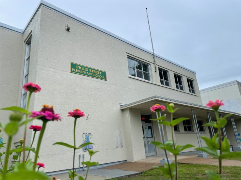 COVID-19: Nova Scotia parents call for mandatory masks in elementary schools as cases rise