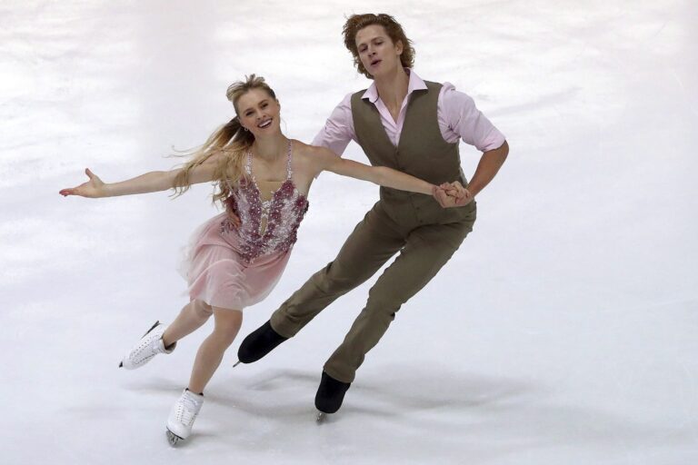 B.C. ice dancers relocate to Ontario; now being coached by Scott Moir