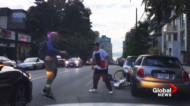Video captures fight between cyclist, pedestrian on busy downtown Vancouver street