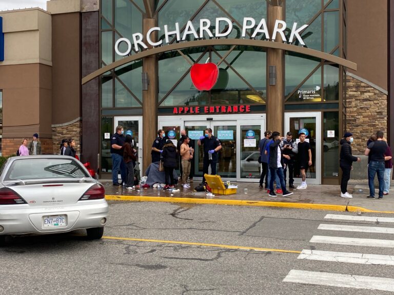 Surrey man arrested after bear spray incident at Kelowna, B.C. mall injures many