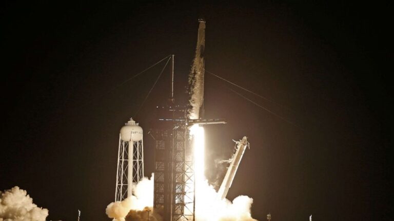 SpaceX successfully launches 1st all-civilian flight into Earth’s orbit