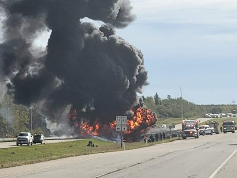 Fiery crash shuts down Highway 43 northwest of Edmonton