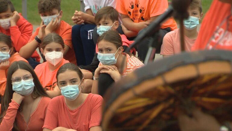 Montreal students pay respect to Indigenous traditions during Truth and Reconciliation Week