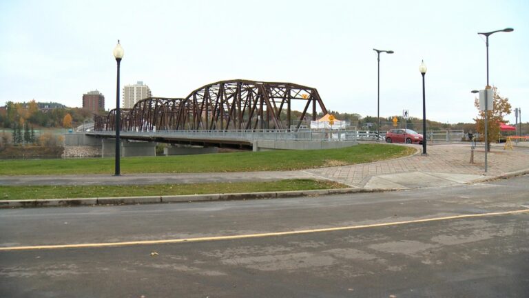 Saskatoon traffic bridge closed through Sunday into Monday for washing work