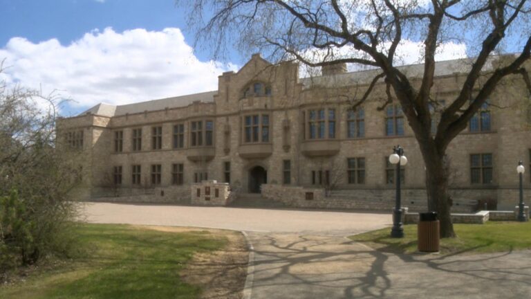 USask student blindsided by change to online courses days before school starts