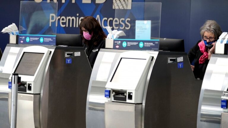 United lays out employee rules as vaccine requirement looms