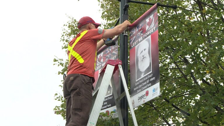 Perth, Ont. preps for Remembrance Day with ‘Honour our Veterans’ banner program