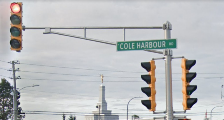 Halifax RCMP investigating after truck follows 2 young girls in Cole Harbour
