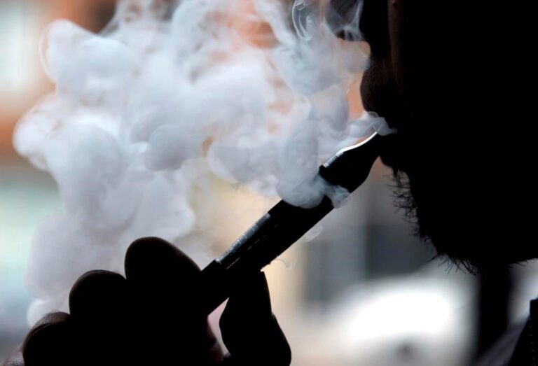More than 2M U.S. school kids report using e-cigarettes in 2021, CDC says