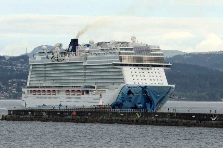 U.S. congressman pushing for cruise ships to permanently bypass British Columbia