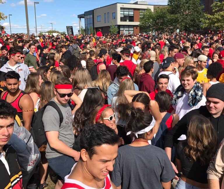 Massive homecoming party returns to Chancellors Way in Guelph