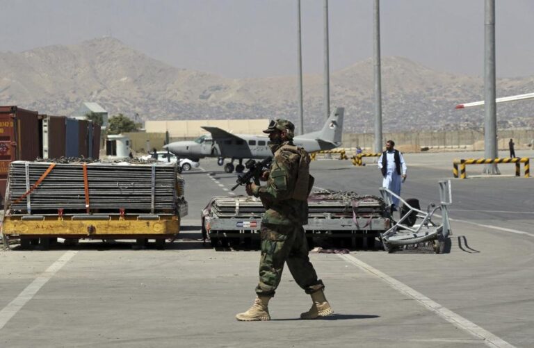 Canadians among 200 onboard commercial flight out of Kabul: report