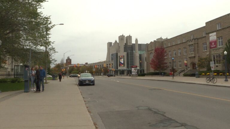 Large gatherings continue at Queen’s University despite warnings, increased fines
