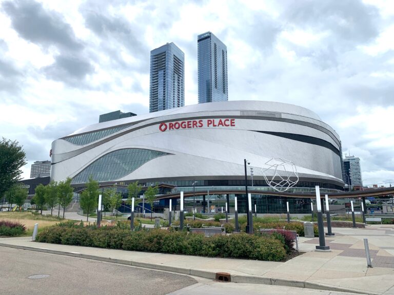 COVID-19 vaccine proof, no bags: What Edmonton Oilers fans can expect at Rogers Place