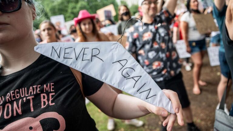 Medication abortion put in spotlight by Texas ban