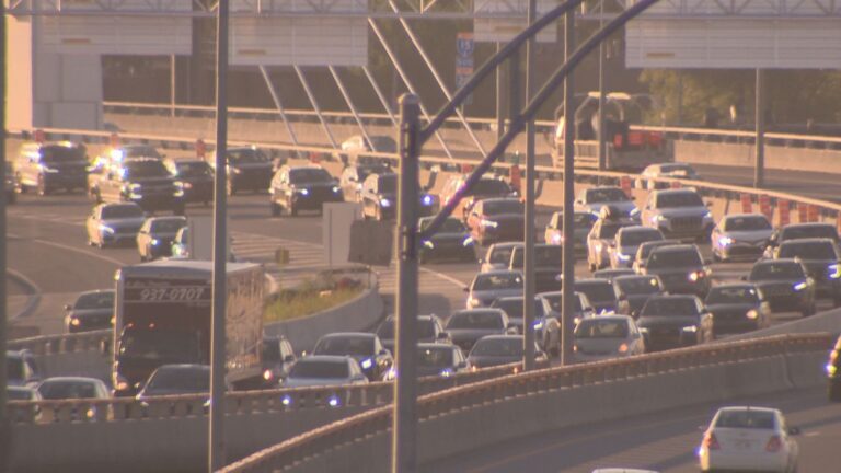 Traffic slowly makes its return on Montreal roads and other mode of transportation
