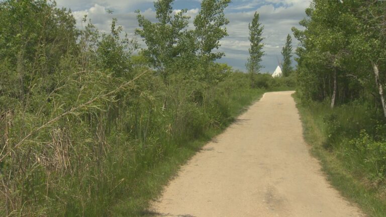 Keep walking: Manitoba spending nearly $900K to improve trails