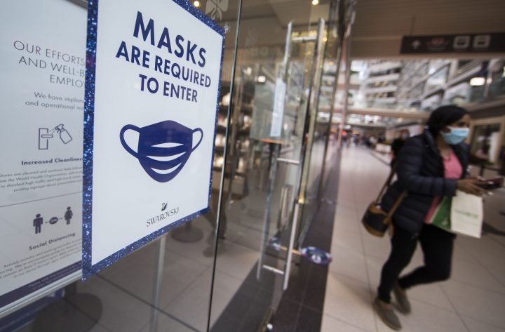 COVID-19: Toronto city council approves extension of mask bylaw into next year