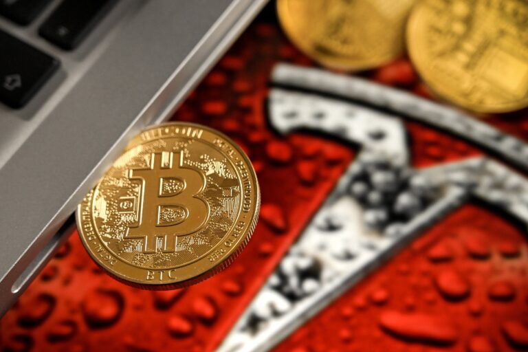 Bitcoin price continues surge as Fed chairman says ‘no intention to ban’ cryptocurrency
