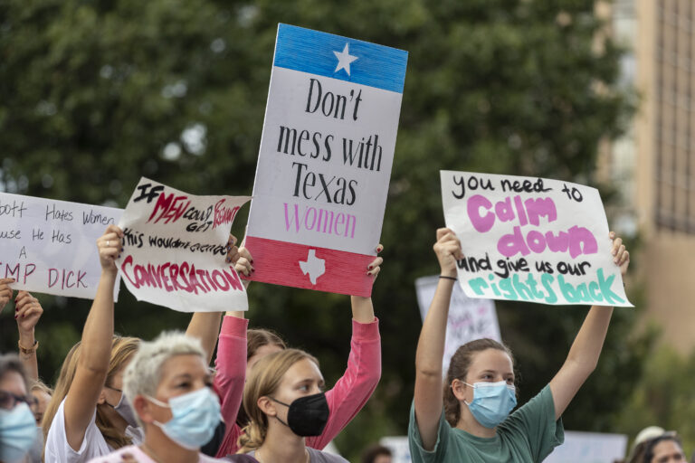 Texas abortion law kept in place by U.S. appeals court, rejecting Biden DOJ plea