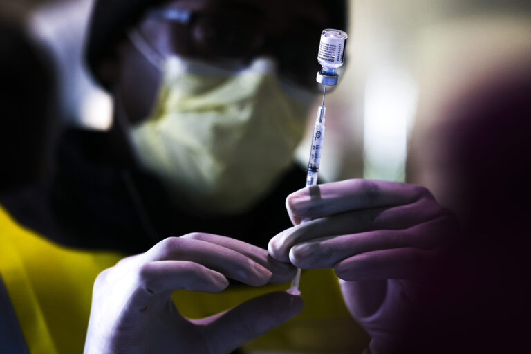 U.S. health regulators poised to make call on COVID-19 booster doses