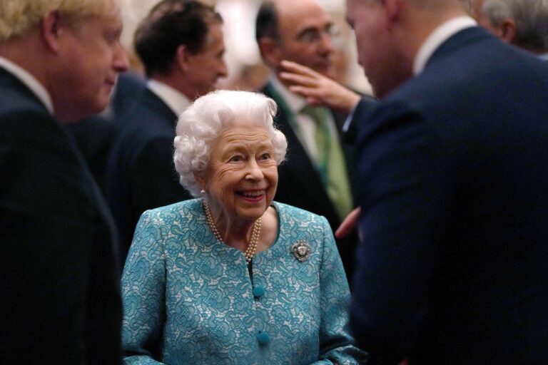 Queen Elizabeth cancels Northern Ireland visit on doctors’ advice