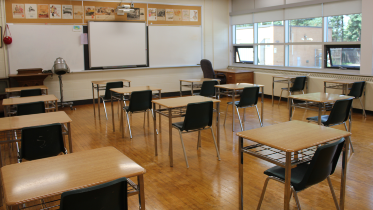 COVID-19: Edmonton Public Schools calls on province to implement ‘firebreak,’ temporarily shift to online learning