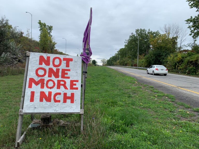 Kahnawake protesters halt small construction project on unceded land near Mercier Bridge