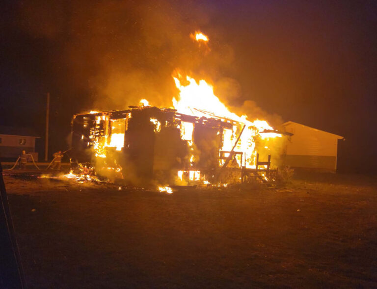 Moose Lake, Man. RCMP arrest one man, search for another after assault, arson