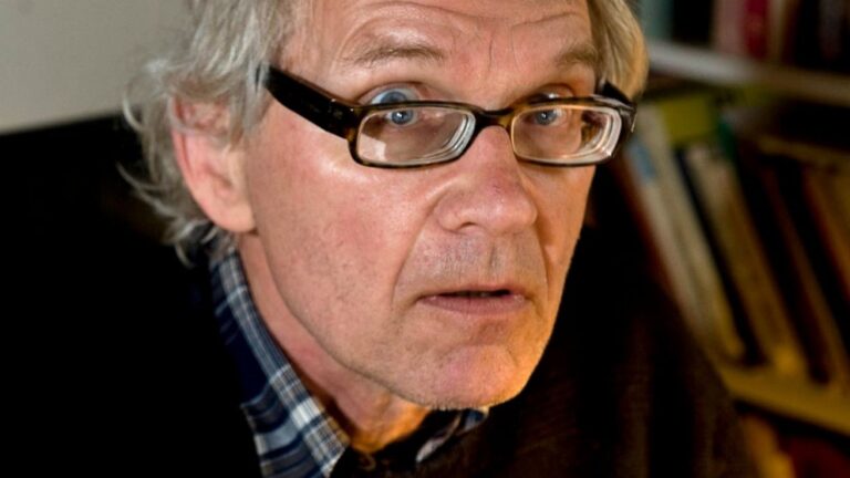 Swedish artist under police protection dies in road accident