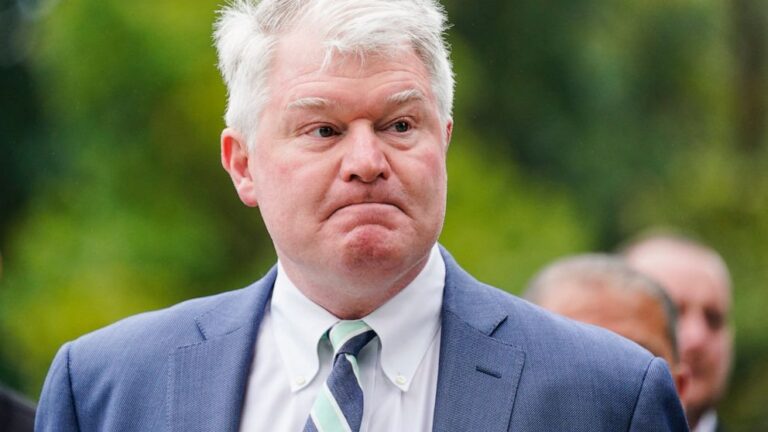Bribery trial opens for Philadelphia union boss, city leader