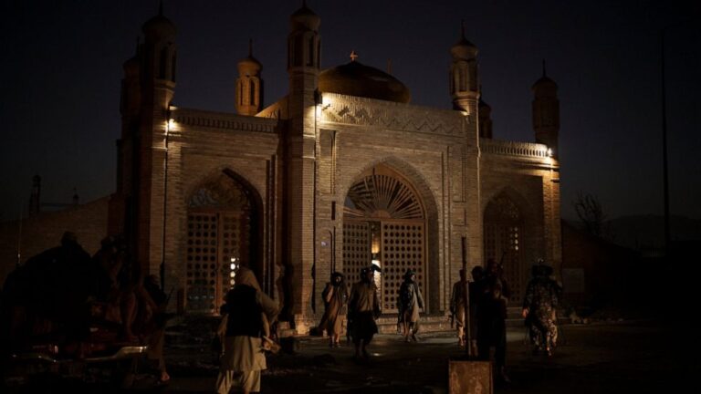 Bomb at Kabul mosque kills 5 civilians, Taliban say
