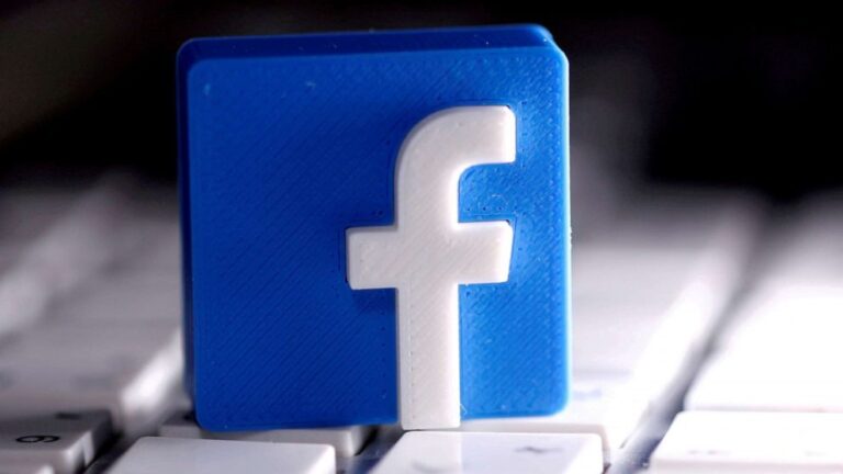 Facebook, Instagram and WhatsApp down for users across US