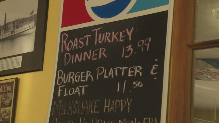 Restaurants brace for families wanting Thanksgiving dinner amid COVID circuit breaker