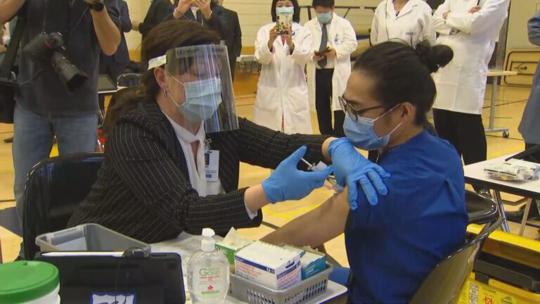 Seniors, front-line health care, First Nations adults should get COVID-19 booster: NACI