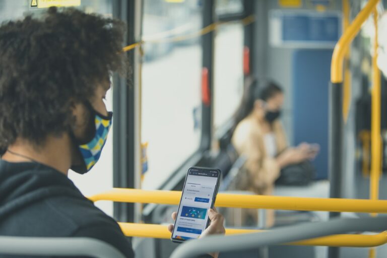 Free Wi-Fi rollout begins on Metro Vancouver buses and SkyTrain