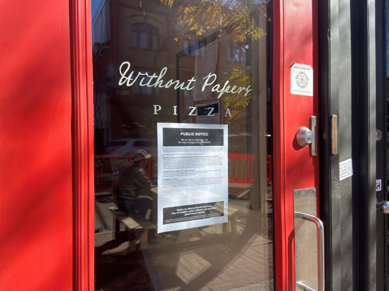 Calgary restaurant’s permit suspended for failing to comply with COVID-19 restrictions