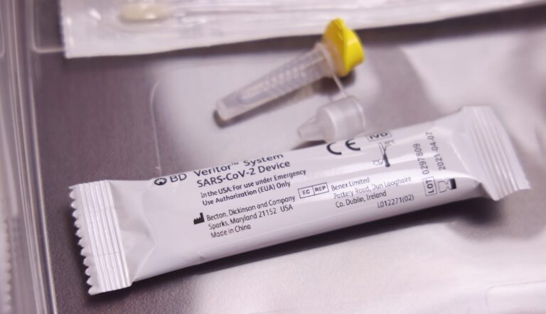 Alberta identifies 1st case of Omicron COVID-19 variant in returning traveller