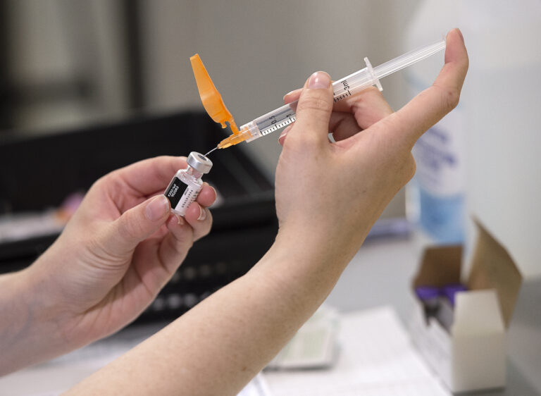 COVID-19: Quebec drops vaccination mandate for health-care workers