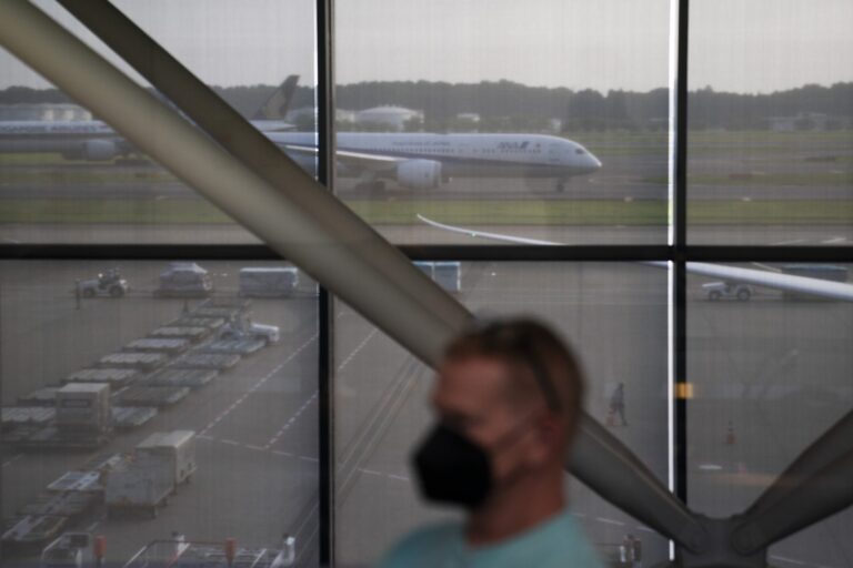 Japan to cut quarantine for some travellers from 10 days to 3 as COVID-19 measures ease