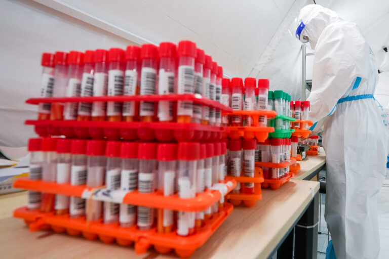 Ontario reports just under 600 new COVID-19 cases, 5 more deaths