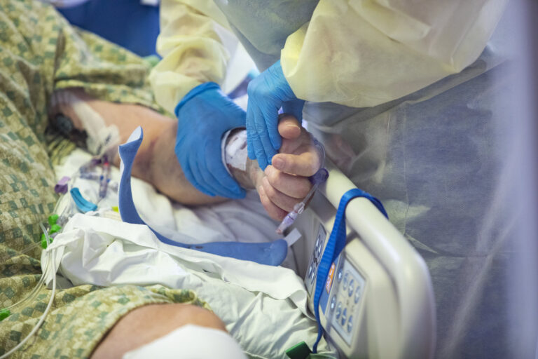 Ontario reaches 10,000 COVID-related deaths since start of pandemic