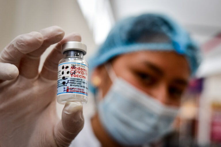 Moderna says Omicron COVID-19 vaccine could be ready by early 2022