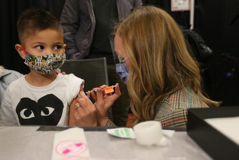 COVID-19: MLHU reports 8 cases, 4.8% of kids 5-11 receive 1st dose in 2 days