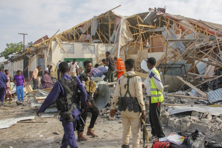 At least 8 dead after huge explosion rocks Somalia capital