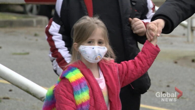 Quebec reports 699 COVID-19 infections, 5 more deaths as vaccination opens for kids 5 to 11