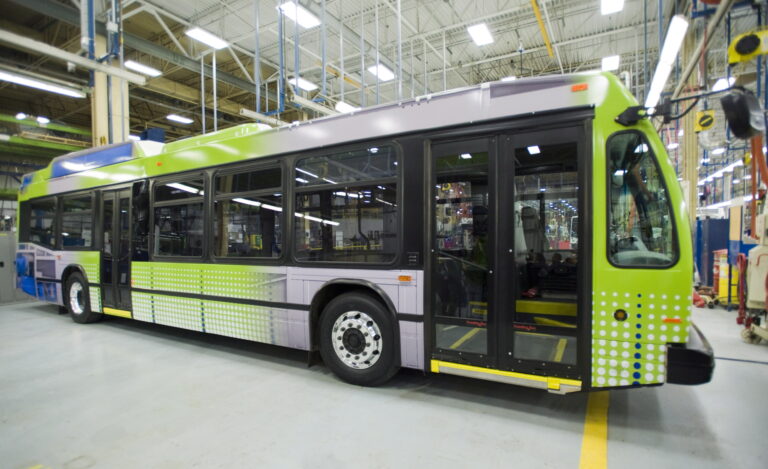 Quebec to provide $3.65 billion in funding for electric buses