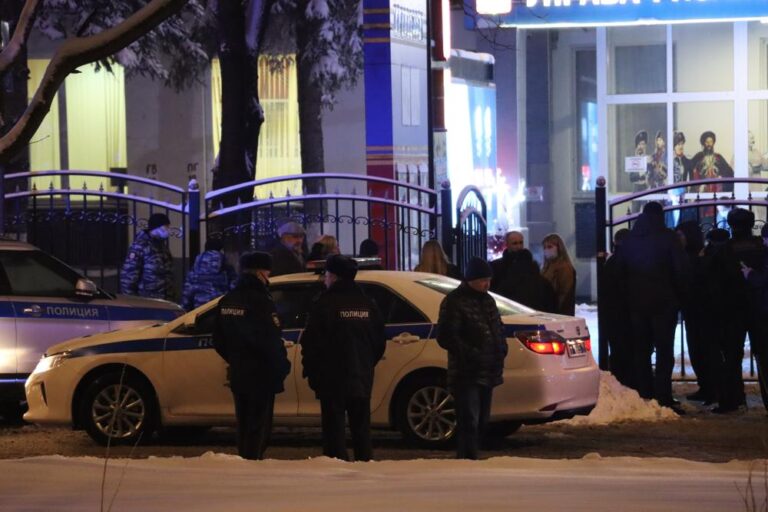 Gunman kills 2 inside Moscow government services centre over reported mask dispute