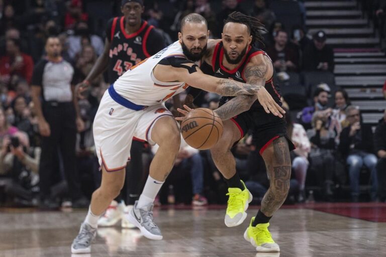 Raptors hold on to beat Knicks 90-87