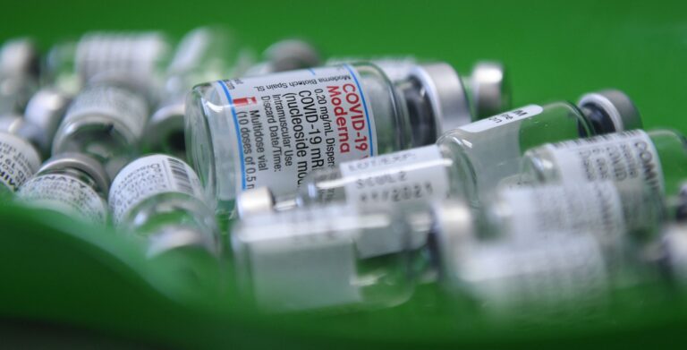 Canadians 18+ should be offered COVID-19 booster 6 months after 2nd shot: NACI